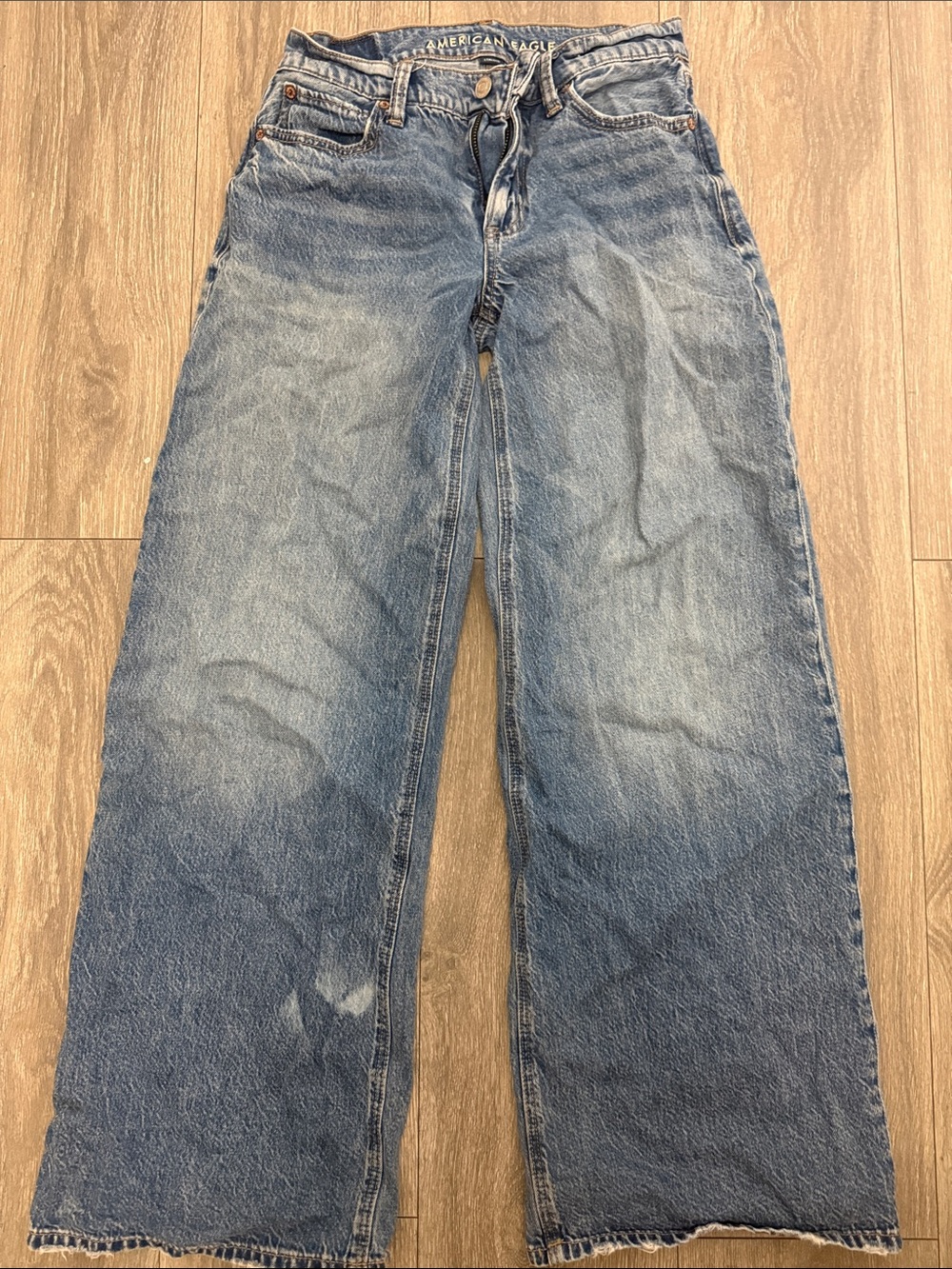 American Eagle Outfitters Woman’s baggy Jeans - Light Blue Wash